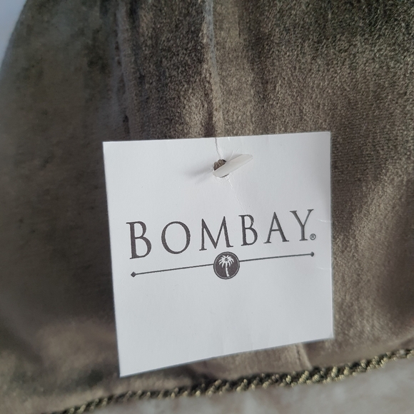 Set of 2 Bombay (16") Green Beaded Medallion Pillows Velvet Feather Down - Picture 3 of 11